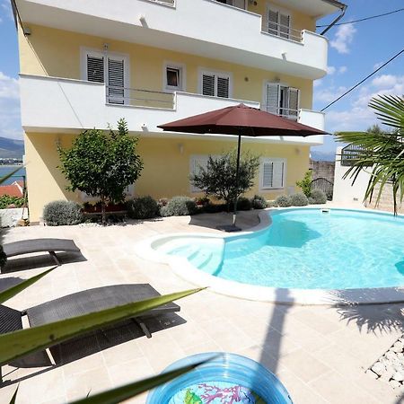 Apartments Sakal Трогир Экстерьер фото
