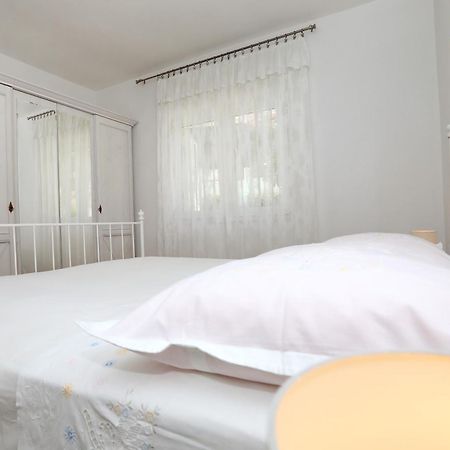 Apartments Sakal Трогир Экстерьер фото