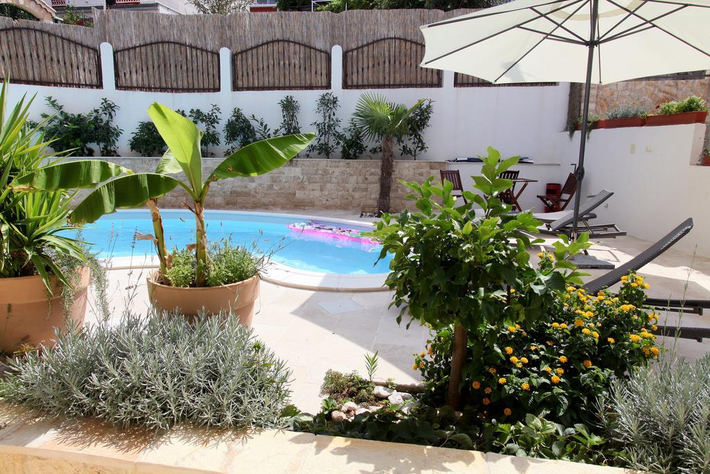 Apartments Sakal Трогир Экстерьер фото