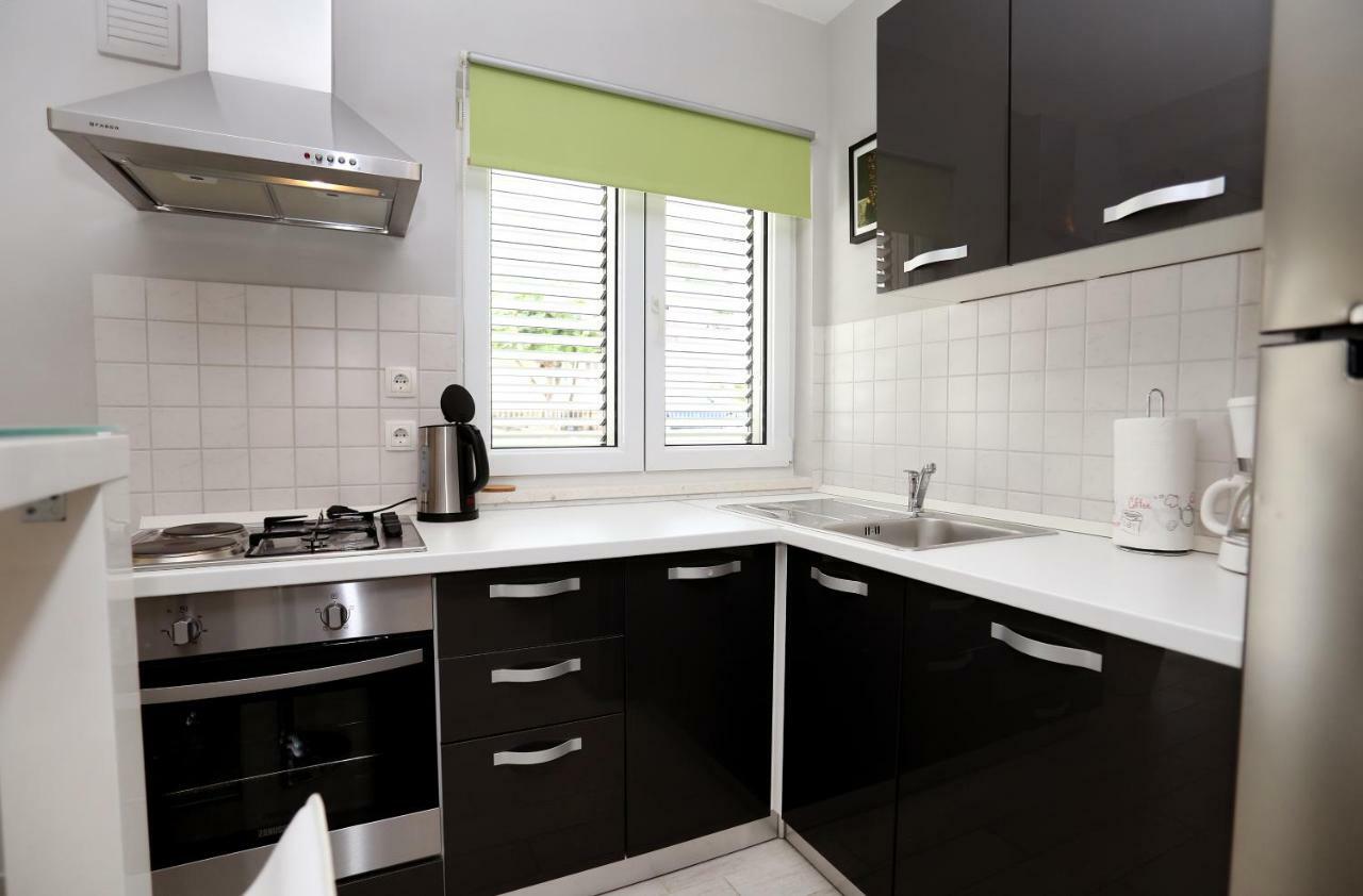 Apartments Sakal Трогир Экстерьер фото