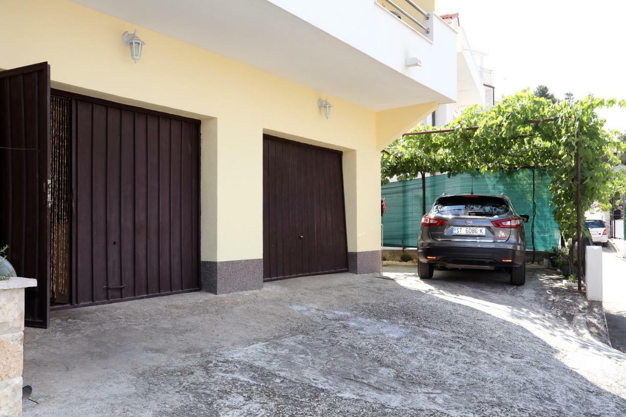 Apartments Sakal Трогир Экстерьер фото