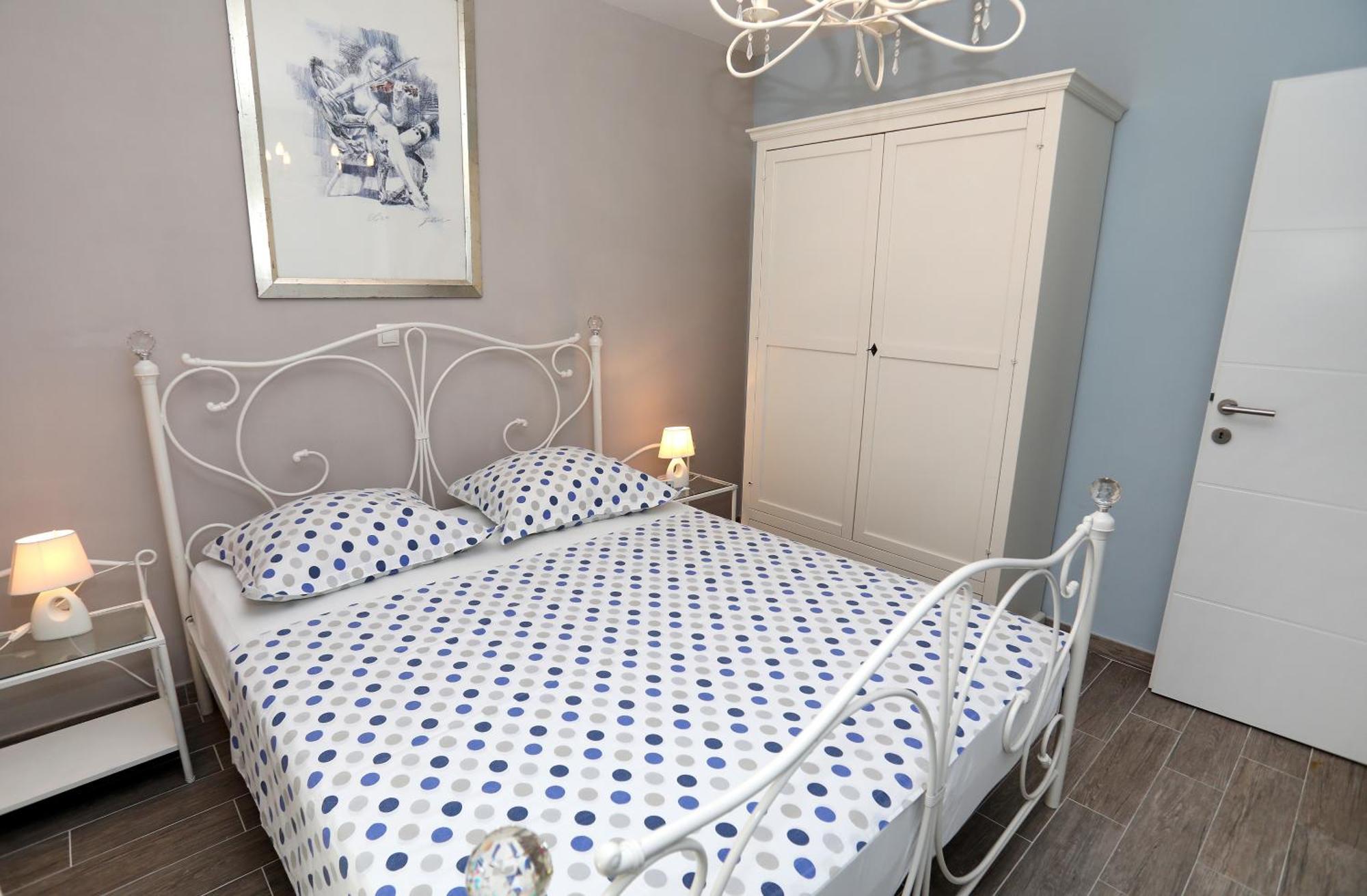 Apartments Sakal Трогир Экстерьер фото