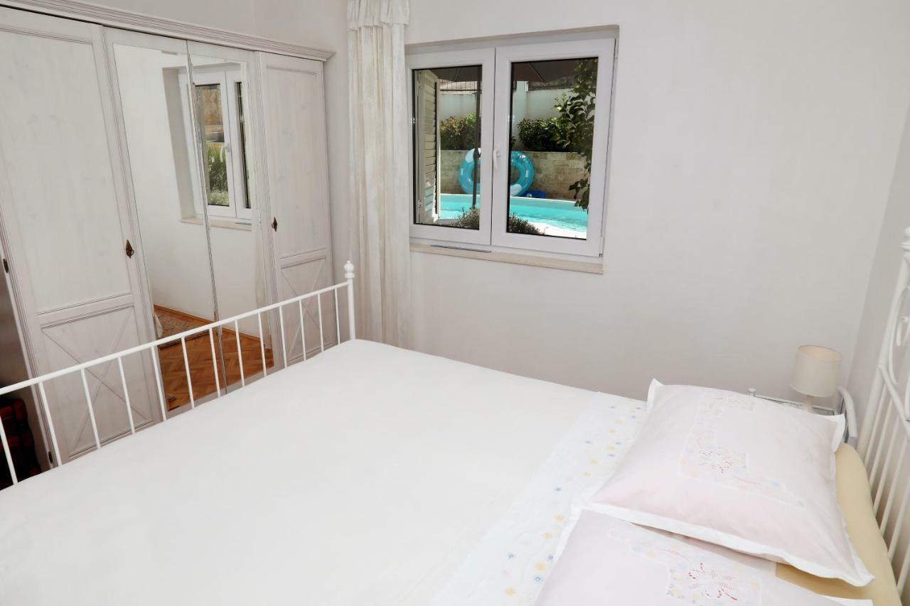 Apartments Sakal Трогир Экстерьер фото
