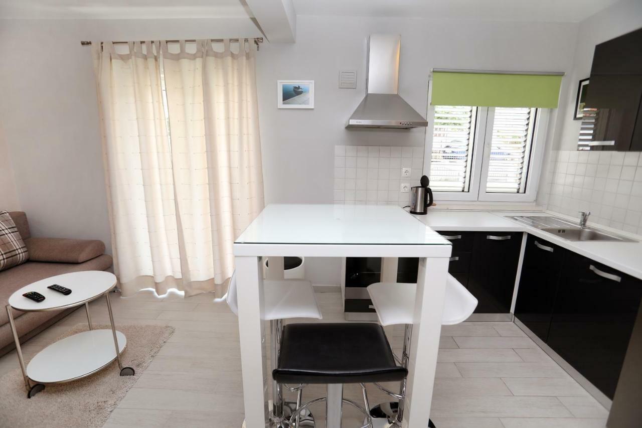 Apartments Sakal Трогир Экстерьер фото