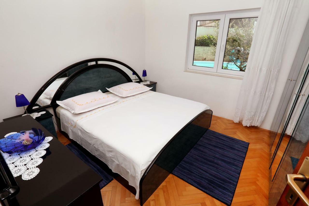 Apartments Sakal Трогир Экстерьер фото