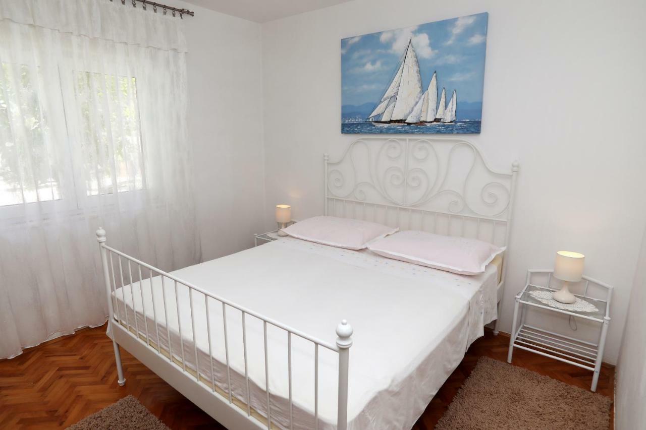 Apartments Sakal Трогир Экстерьер фото